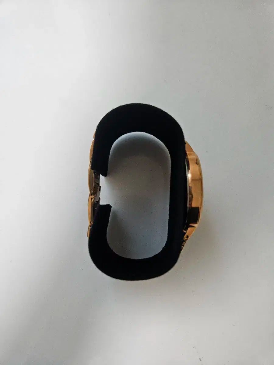 GUESS ゲス レディース用 ローズゴールド 時計 U1155L4