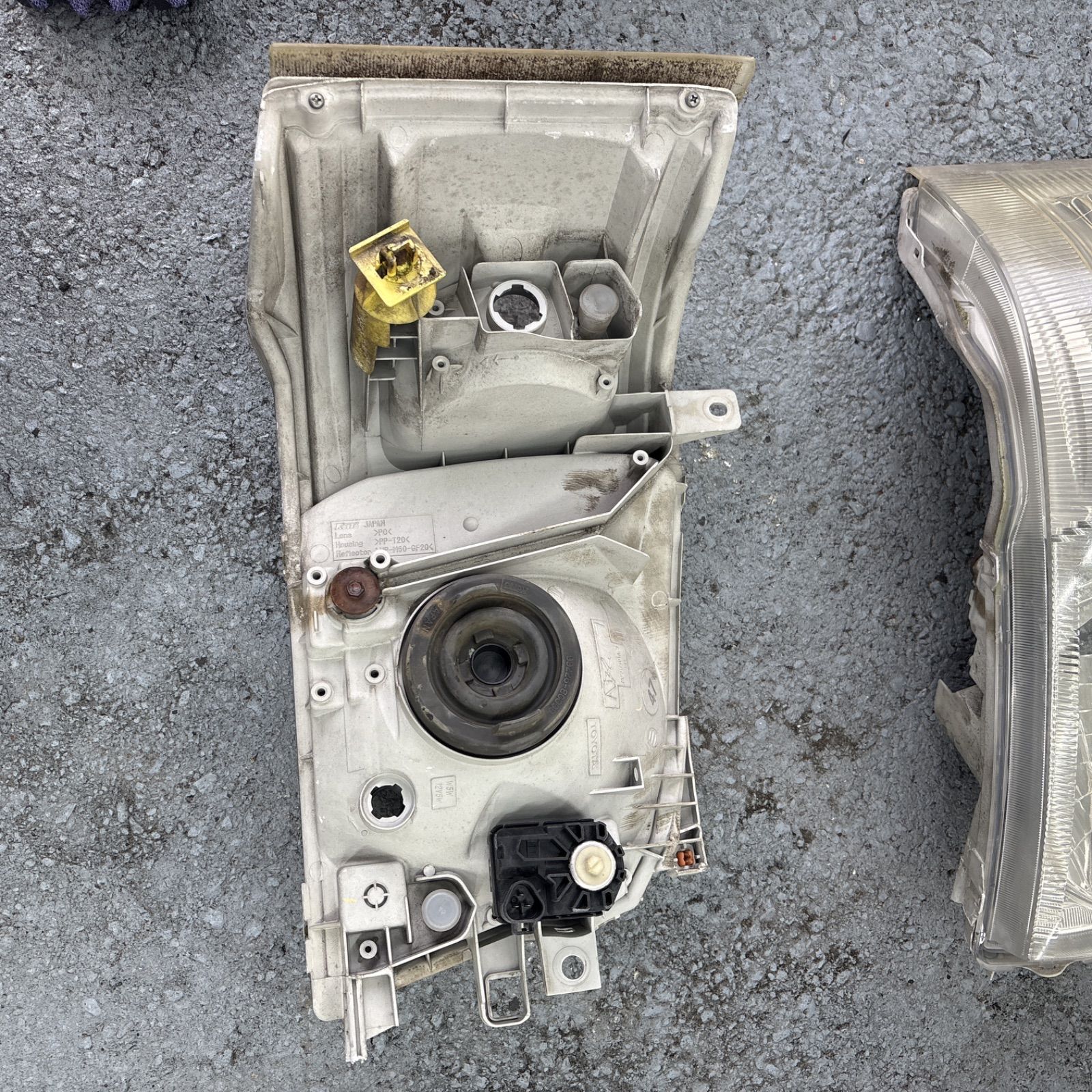 トヨタ 200系 ハイエース 純正ヘッドライト 1型2型 ⑩ FFCRYSTALESIA_COM