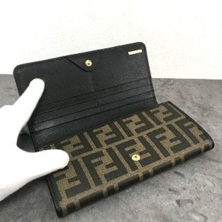 送料込み！ 未使用品 FENDI 長財布 8M0298 ズッカ柄 ブラウン 箱付き  