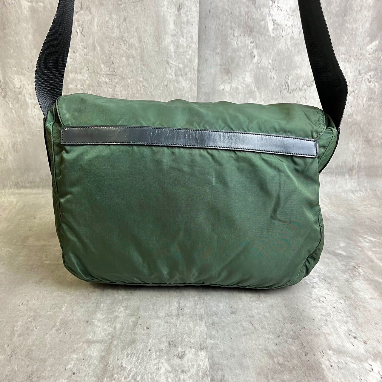 ✨良品✨ PRADA プラダ メッセンジャーバッグ ショルダーバッグ 三角 