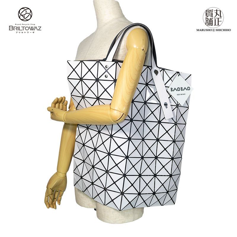 バオバオイッセイミヤケ ショルダーバッグ ハンドバッグ トートバッグ ホワイト BAOBAO ISSEY MIYAKE LUSENTトートバッグ 白 ホワイト BB55