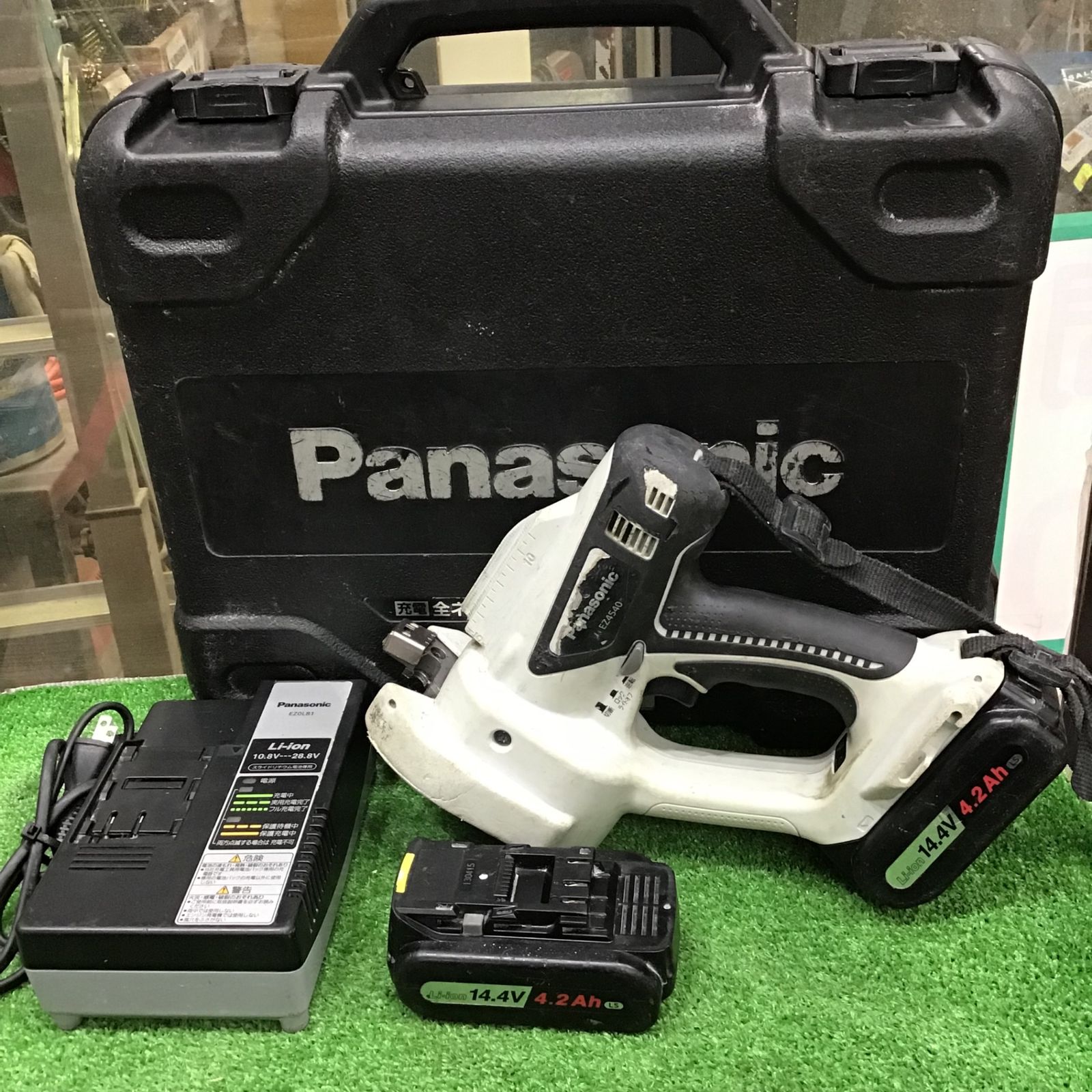 パナソニック(Panasonic) コードレス全ネジカッター14.4V EZ4540LS2S-B【草加店】