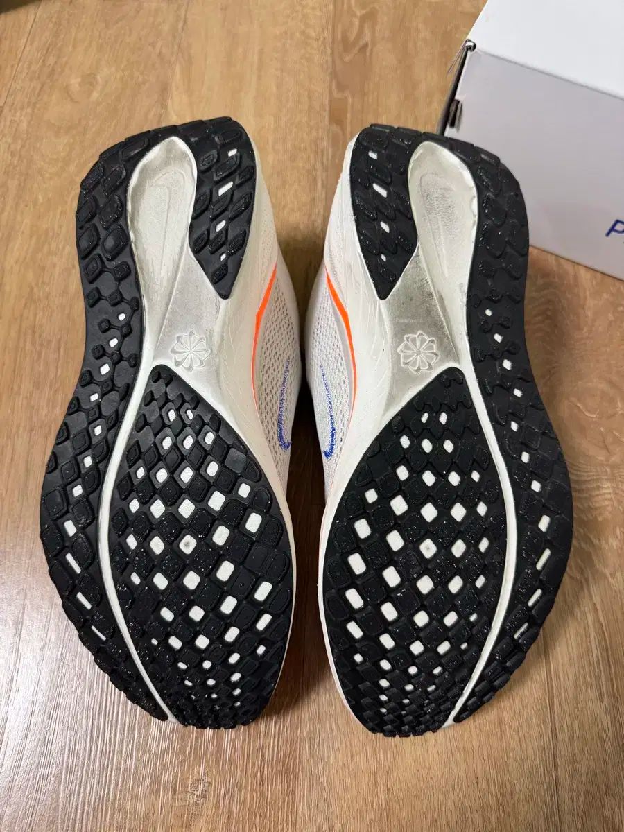 NIKE ナイキ