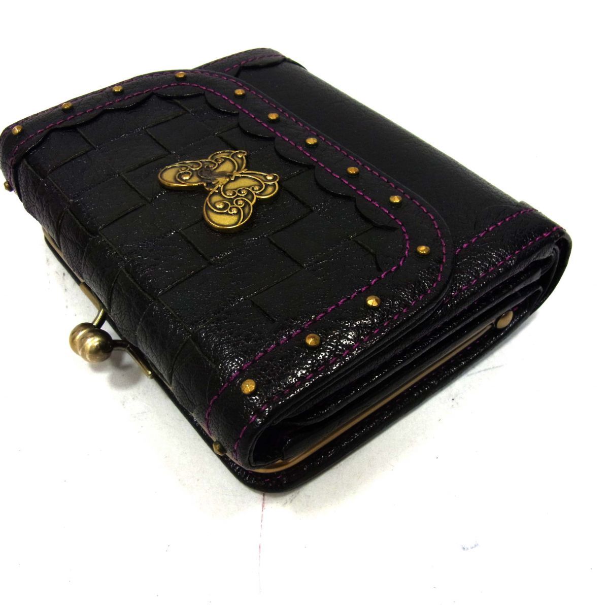 【極美品】ANNA SUI レザー 二つ折り財布 がま口 チャーム ロゴ 黒 極美品】ANNA SUI レザー 二つ折り財布 がま口 チャーム ロゴ 黒