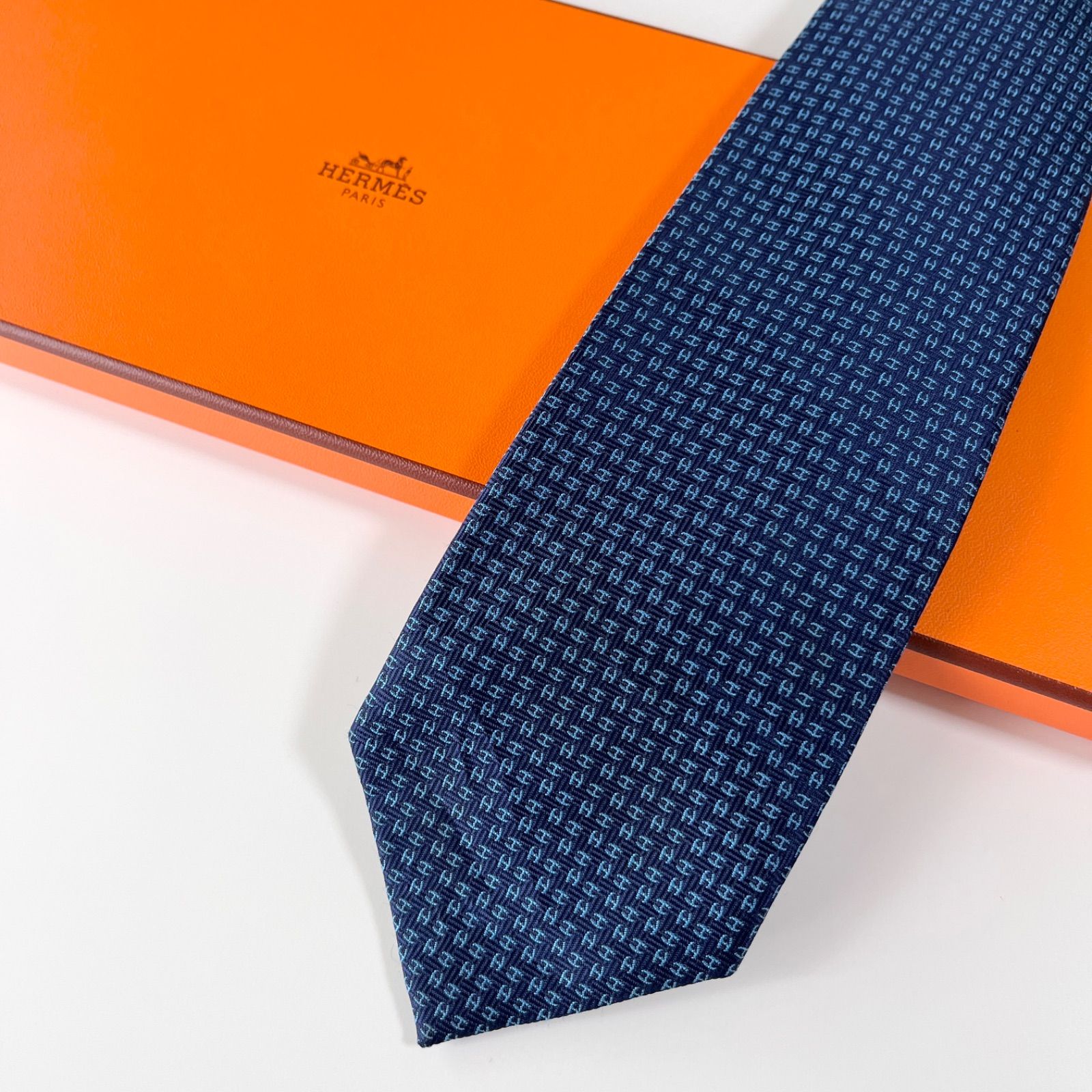 美品 HERMES エルメス ネクタイ シルク100% ネイビー H柄 254