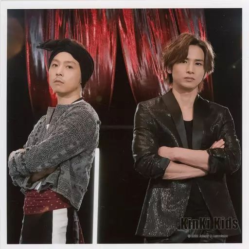 KinKi Kids 公式写真 生写真 堂本光一　堂本剛 中古】生写真(ジャニーズ) KinKi Kids/堂本光一・堂本剛/上半身