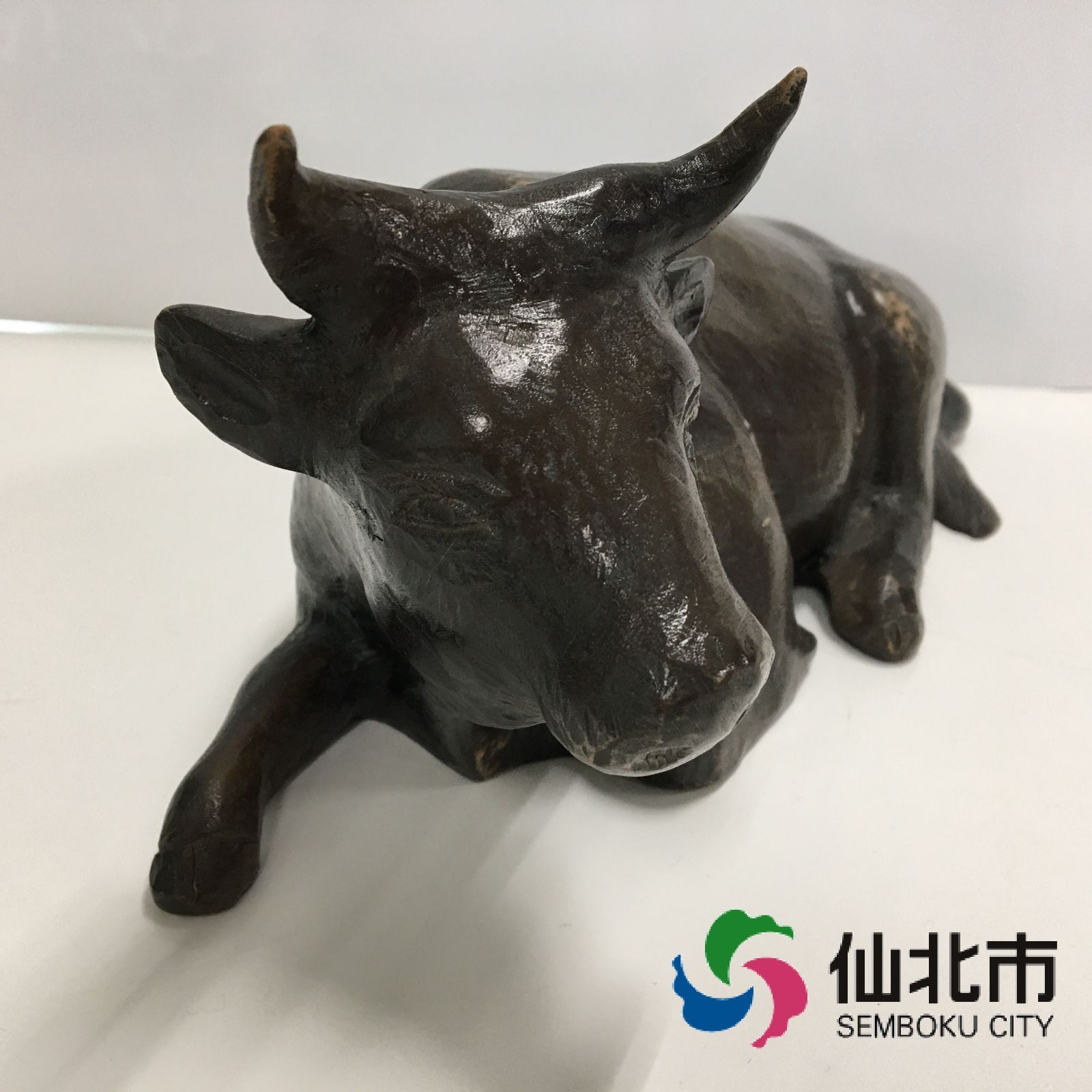 木製　牛の置物　丑のオブジェ　昭和レトロ