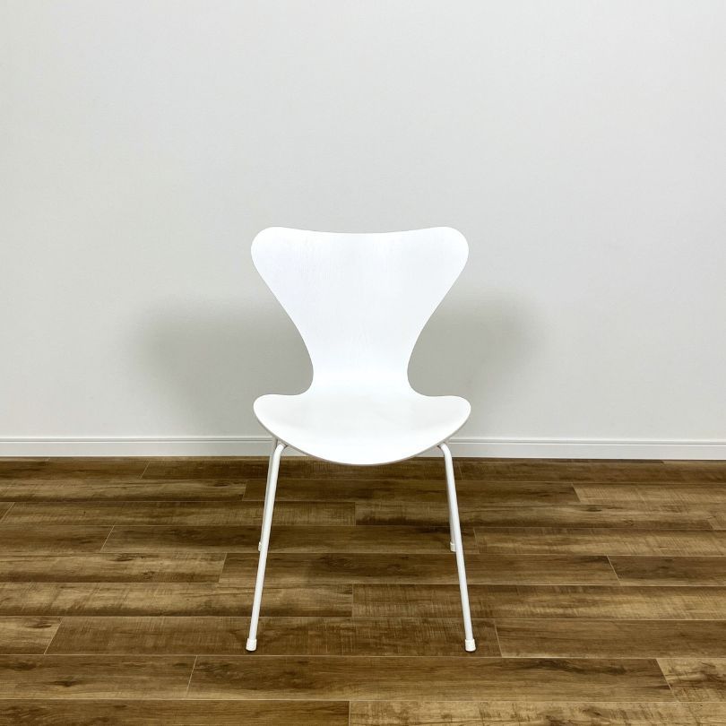 FRITZ HANSEN SEVEN CHAIR WHITE フリッツ・ハンセン セブン