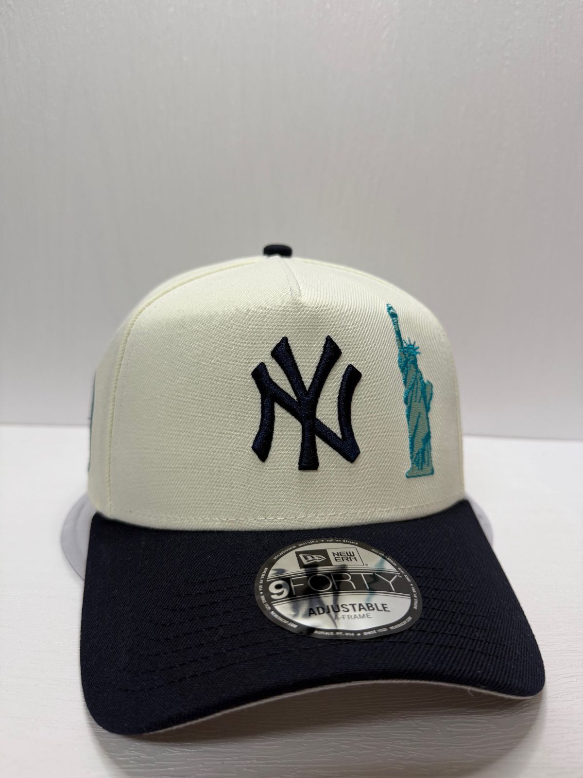 Newera ニューヨークヤンキース 50thアニバーサリー 自由の女神 9forty A-FRAME スナップバックキャップ ツートンカラー
