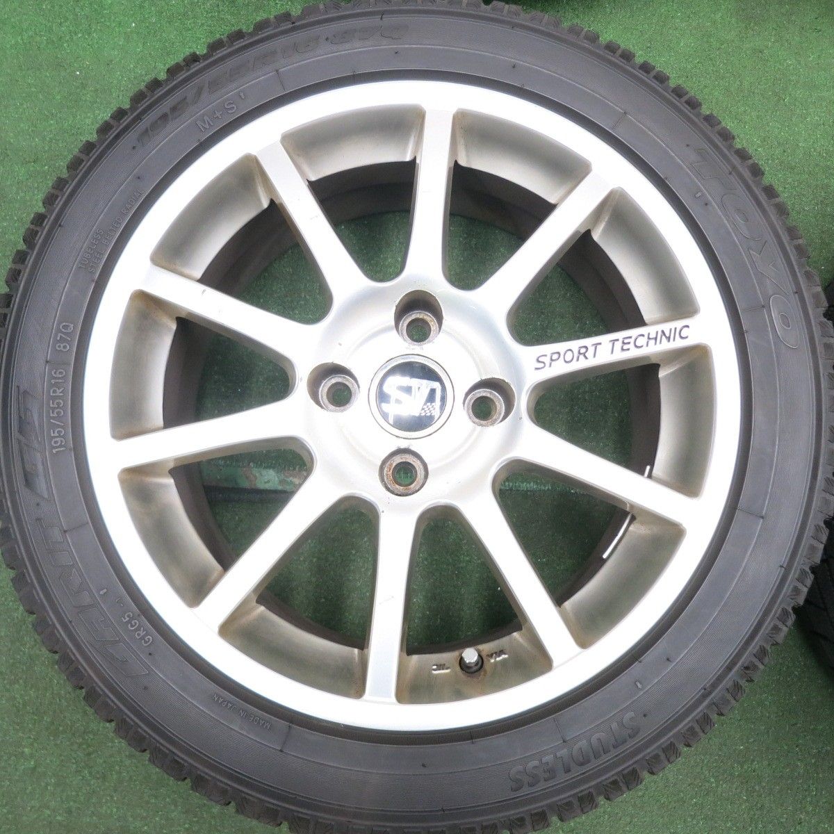 195/65R15 深溝スタッドレス　TOYO G5 195/65R15 深溝スタッドレス TOYO G5 195/65R15 深溝スタッドレス TOYO