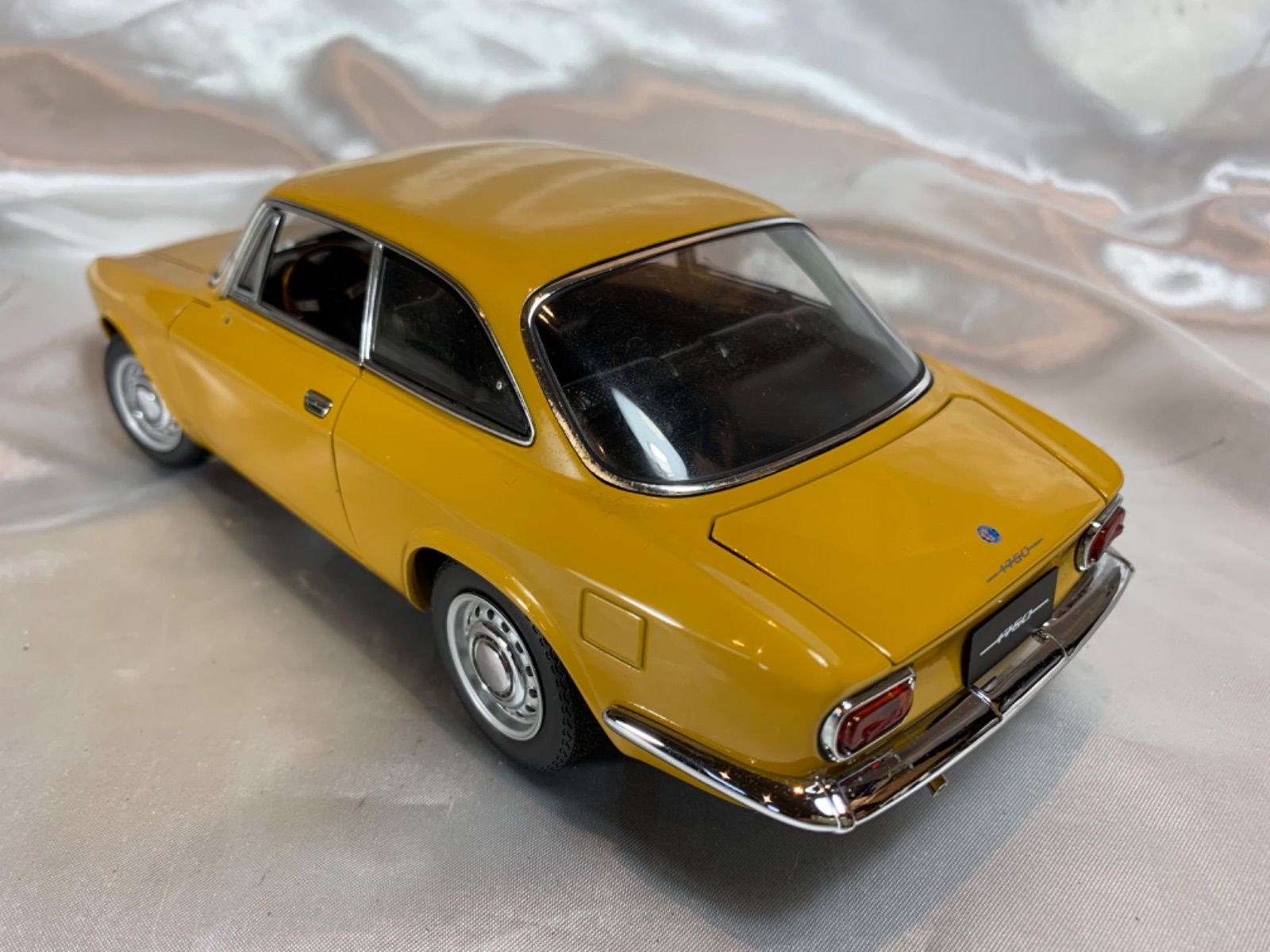 値下げしました☆162.AUTOart Alfa Romeo 1750 1/18 アルファ