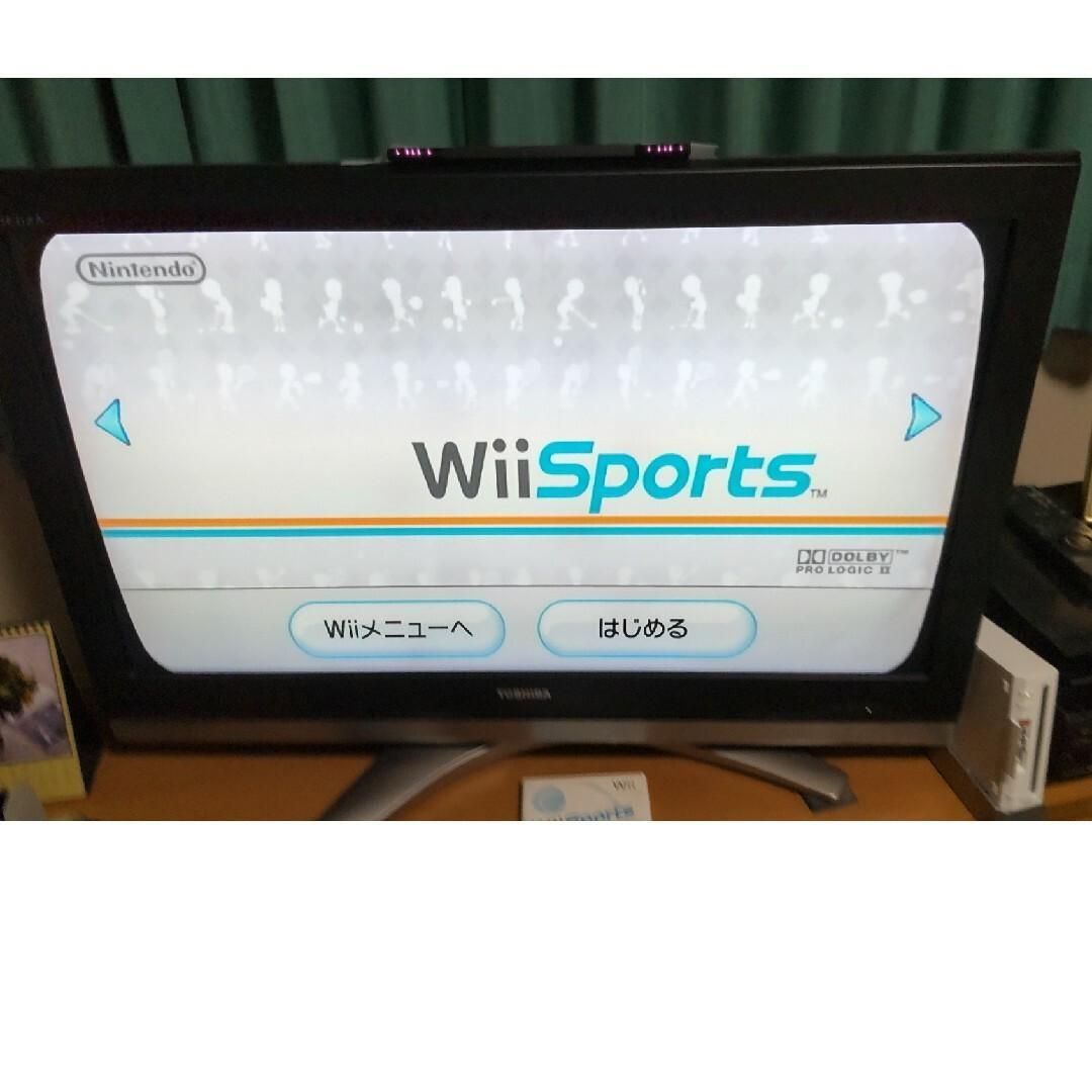 中古美品】すぐに遊べるリモコン/ヌンチャク各2台 Wii Sports 付き 