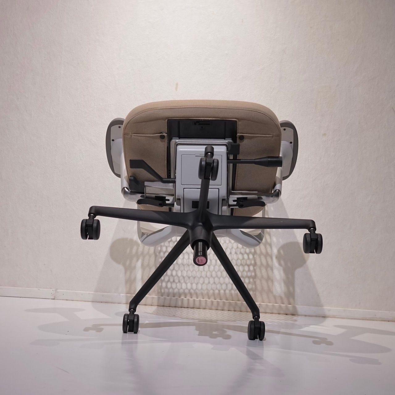 Vitra ヴィトラ ID Air IDエア オフィスチェア デスクチェア キャスター付き 昇降可 チェア 椅子 ファブリック 北欧 モダン ミニマル MARWIL-DEMENAGEMENTS_CH