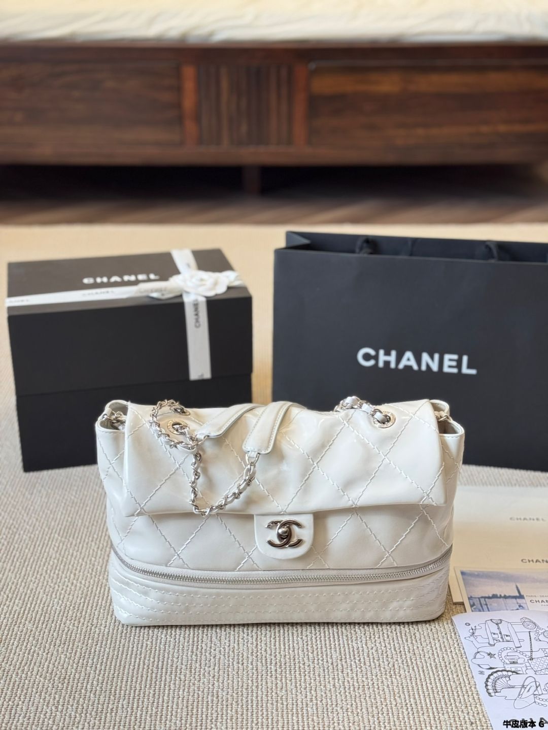 CHANEL　シャネル　トートバッグのインナーポーチ 今日特価】Chanel Exterior Stitch Expandable XXL Airport Bag