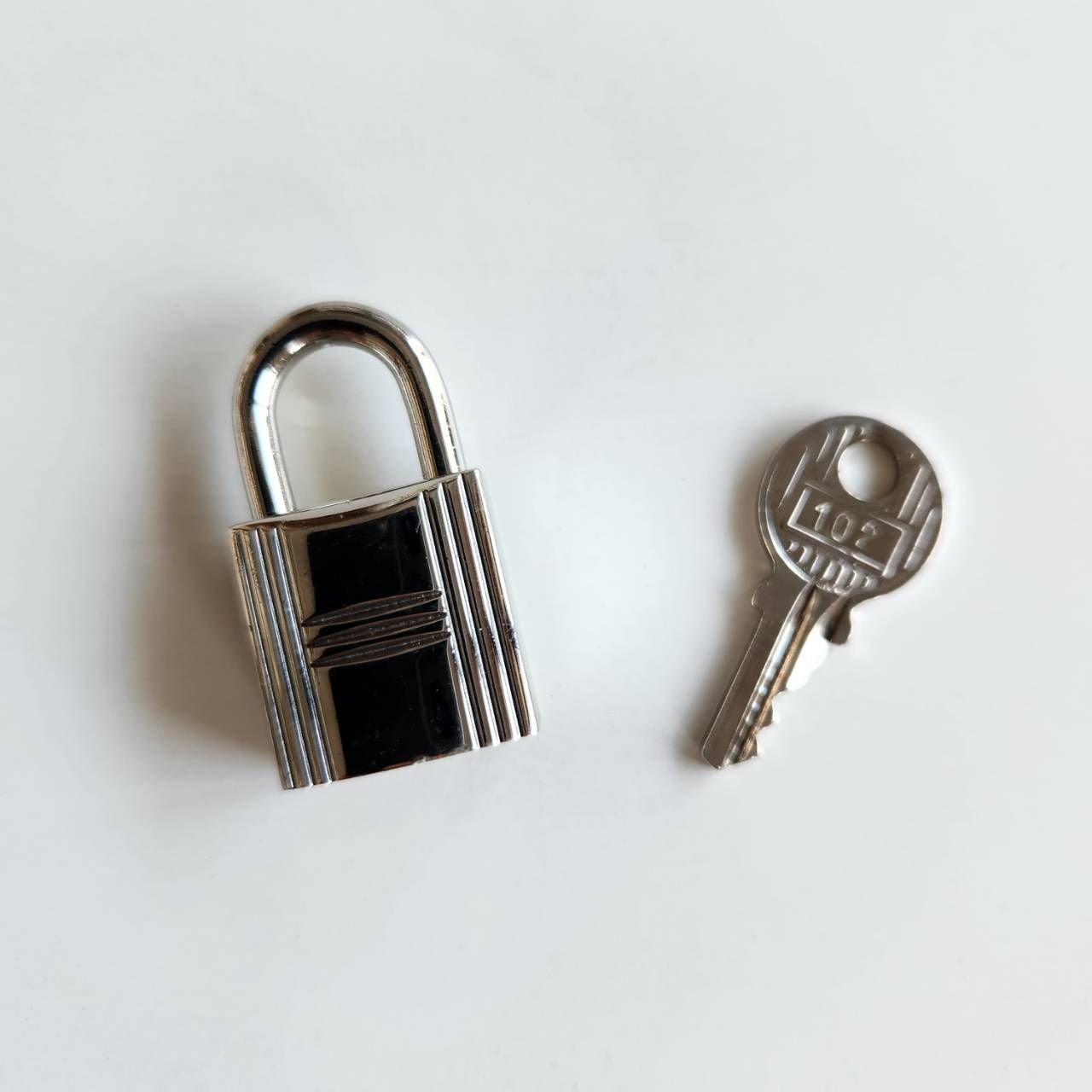 【超美品】エルメス　HERMES　カデナ　南京錠　鍵　セット102番 HERMES エルメス カデナ 102 鍵 セット 南京錠 シルバー ロック