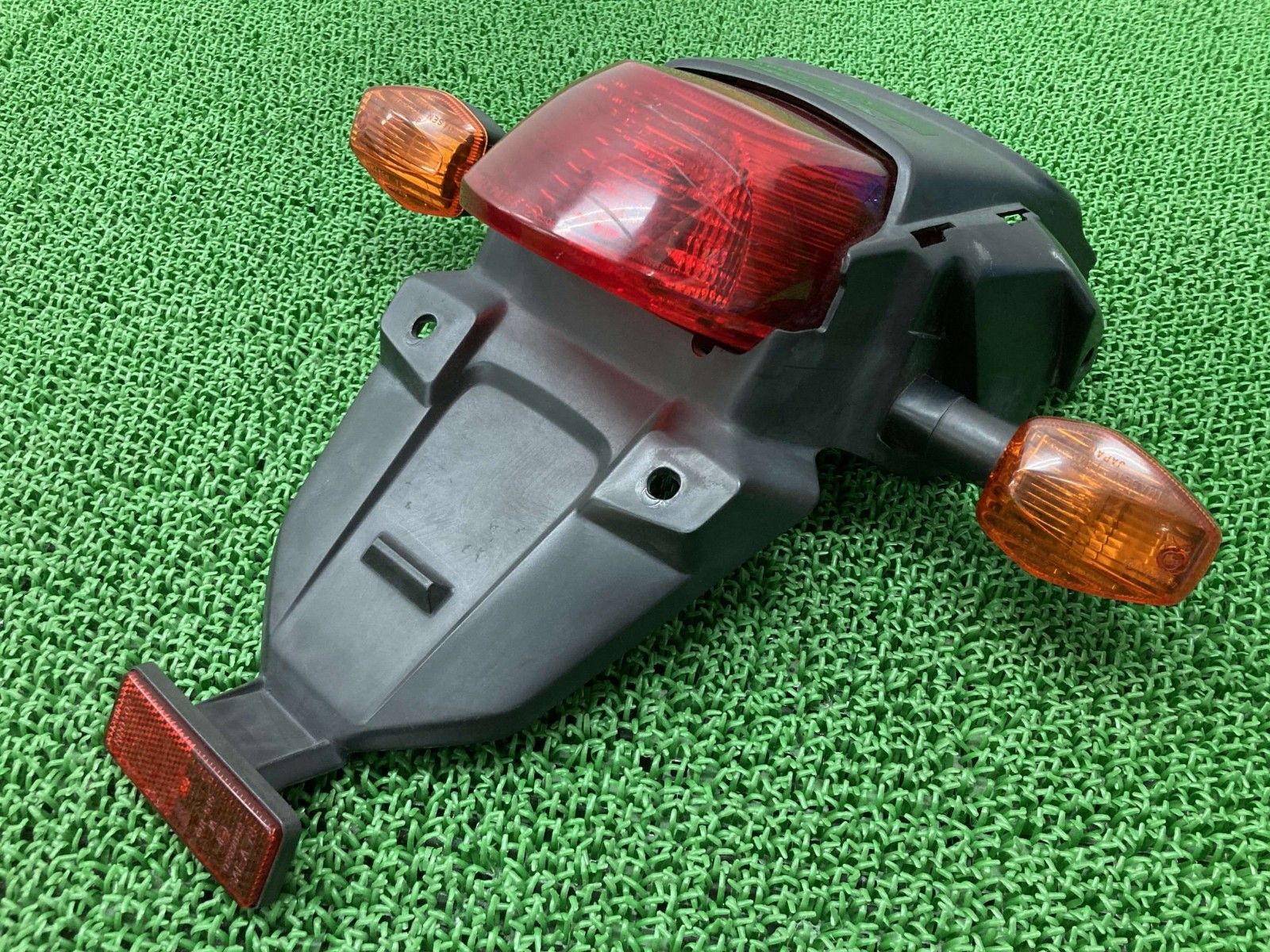 VTR250 リアフェンダー KFK ホンダ 純正 バイク 部品 MC33 後期 テールランプ リアウインカー付き リフレクター Wt