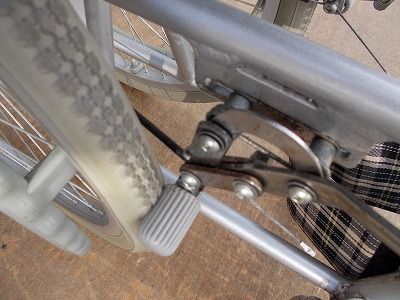 送料無料（一部地域を除く）幸和製作所 ハンドブレーキ付きアルミ製車いす