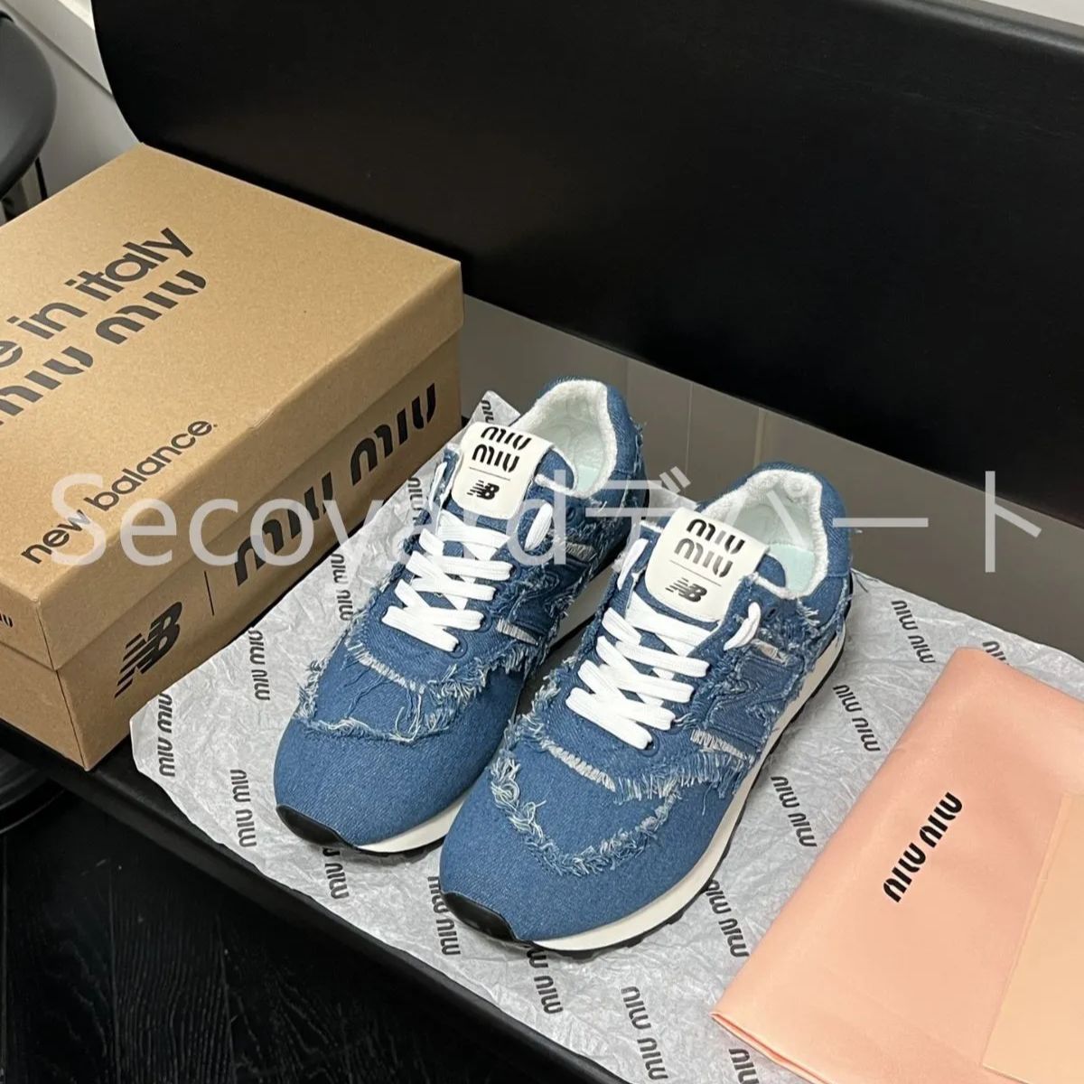 新品未使用 miumiu newbalance レデイースミュウミュウ スニーカー 箱付 0103 - メルカリ