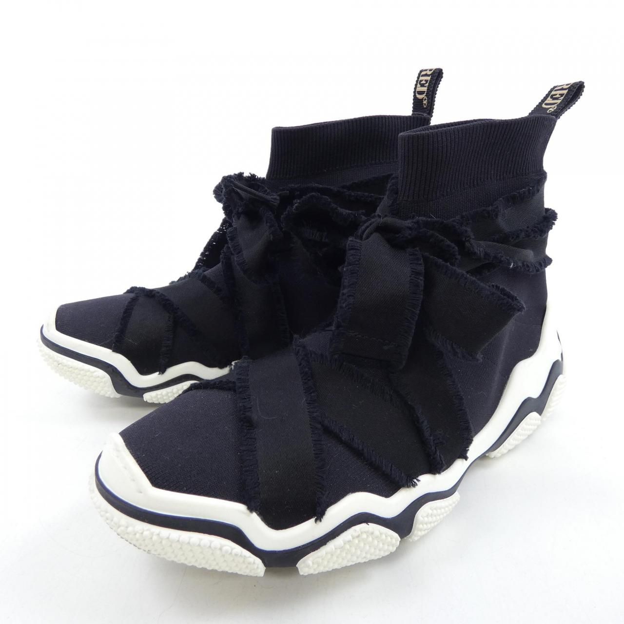 RED VALENTINO リボン スニーカー 黒 RED VALENTINO（スニーカー）のフリマアイテム一覧