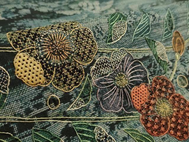 平和屋本店□極上 都喜ヱ門 本場大島紬 中国三大刺繍 スワトウ刺繍