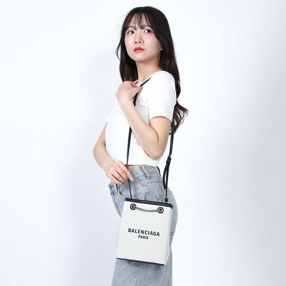 ハンドバッグ BALENCIAGA HAND BAG (7613032AAOK 9260) 楽天市場】BALENCIAGA バレンシアガ ショルダーバッグ DUTY FREE
