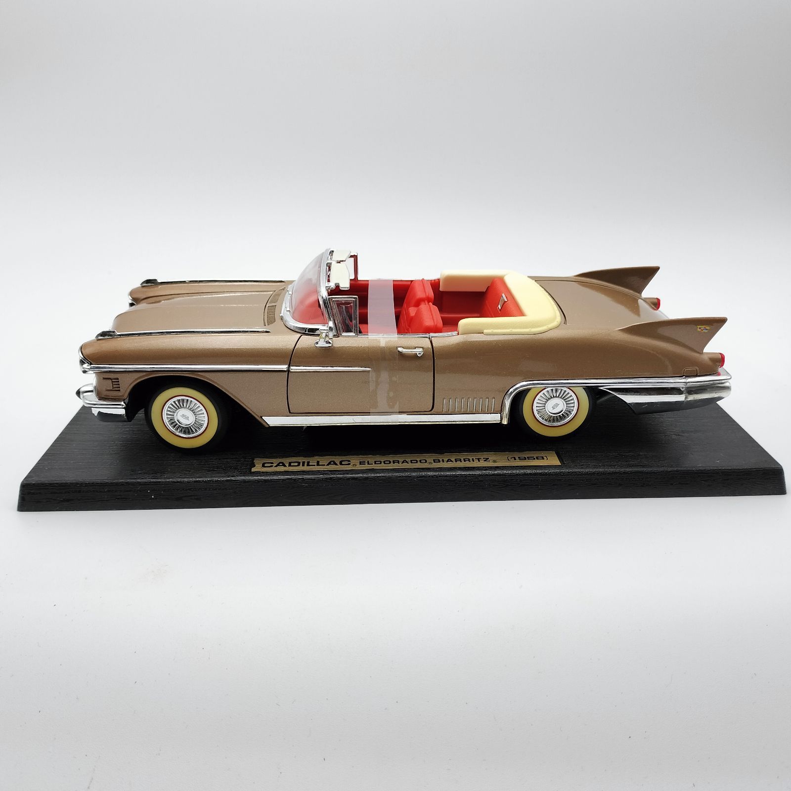 1/18 アメ車　ミニカー　キャデラック　エルドラド　ビアリッツ　1958 1959キャデラックエルドラドビアリッツダイキャストミニカー(1