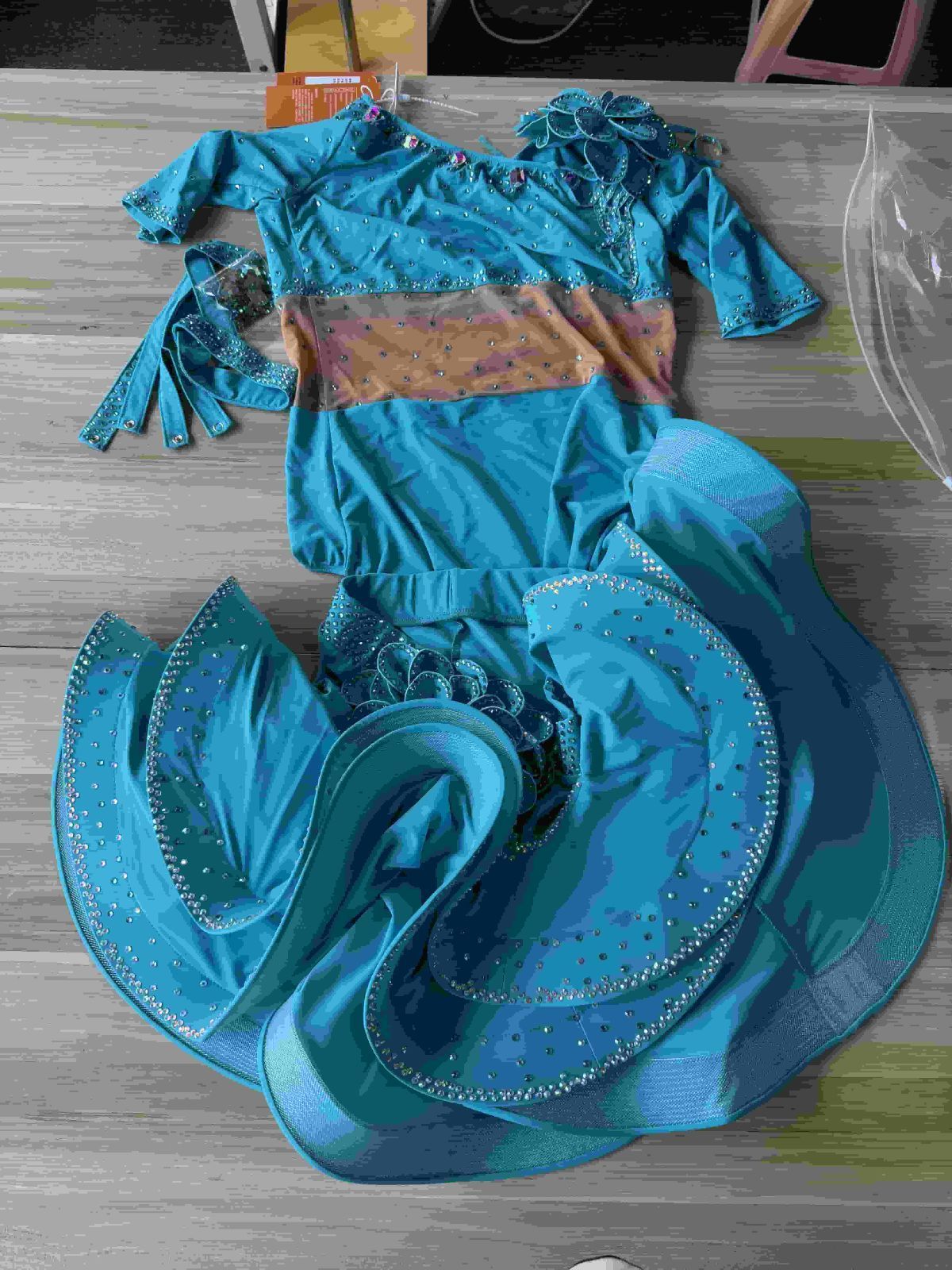 社交ダンス衣装 ブルー ラテンドレス ラインストーン装飾 フリルデザイン Sサイズ バスト88cm ウエスト73cm