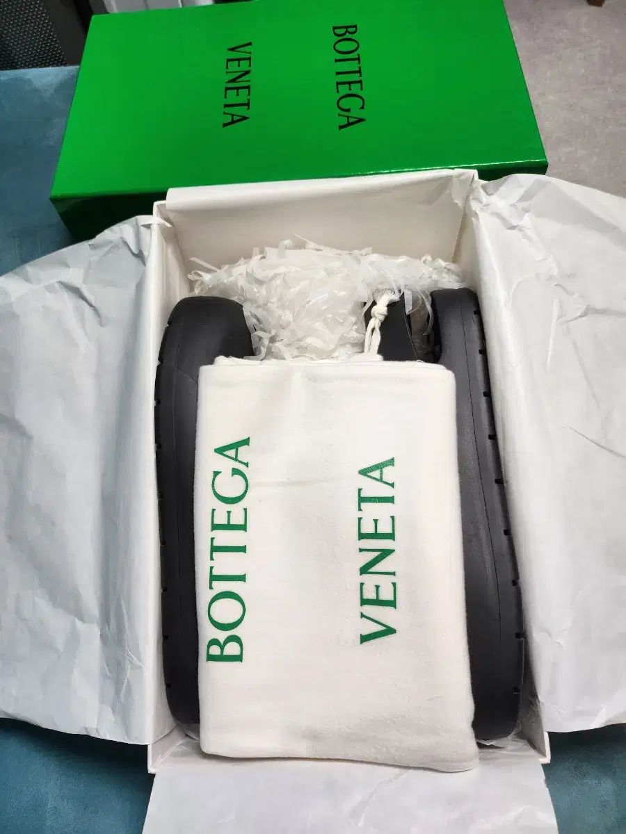 BOTTEGA VENETA ボッテガヴェネタ パドルサンダル 42 ブラック