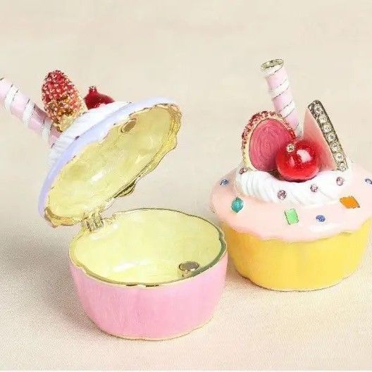 メタルジュエリーボックス ヴィンテージ 小物収納 お洒落 カップケーキ アクセサリーケース 小物入れ 人気 SNS映え インスタ映え