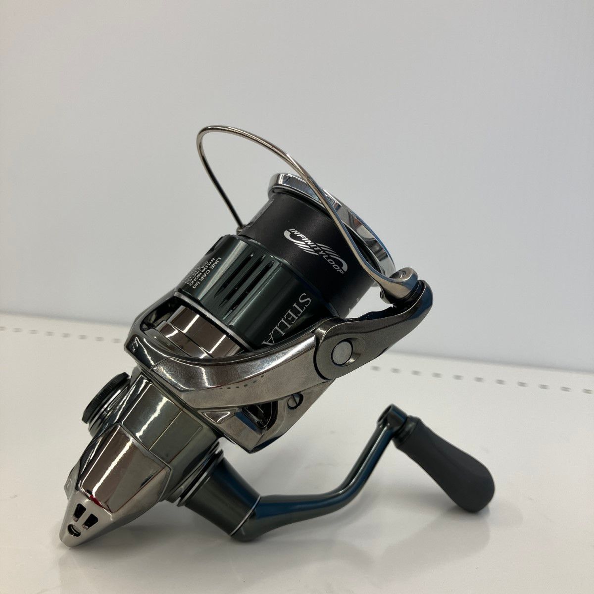 釣り用品 リール スピニングリール SHIMANO 043887 未使用品 22ステラ 2500SHG　箱有り