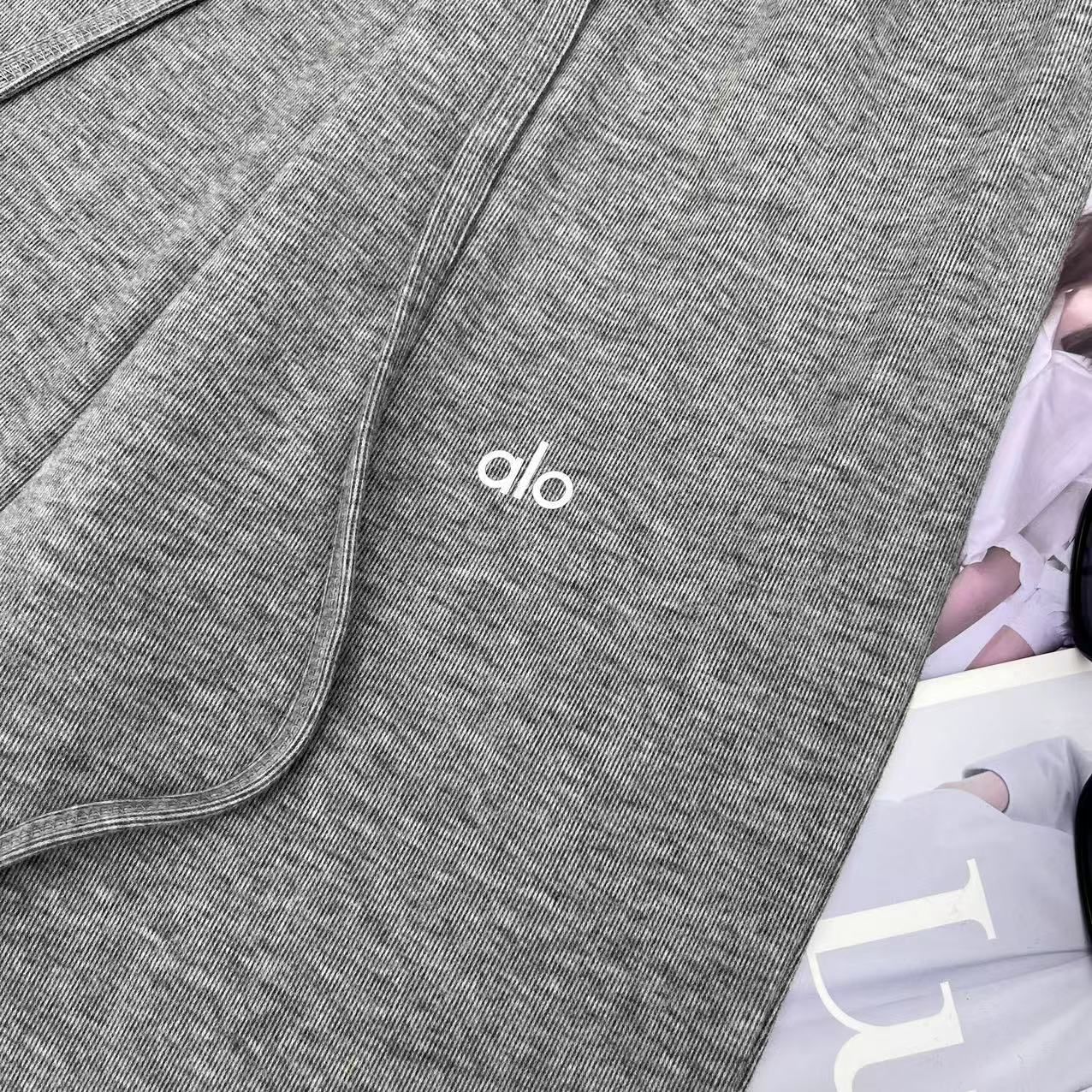 Alo Yoga スウェットパンツ ワイドパンツ 新品未使用 - メルカリ