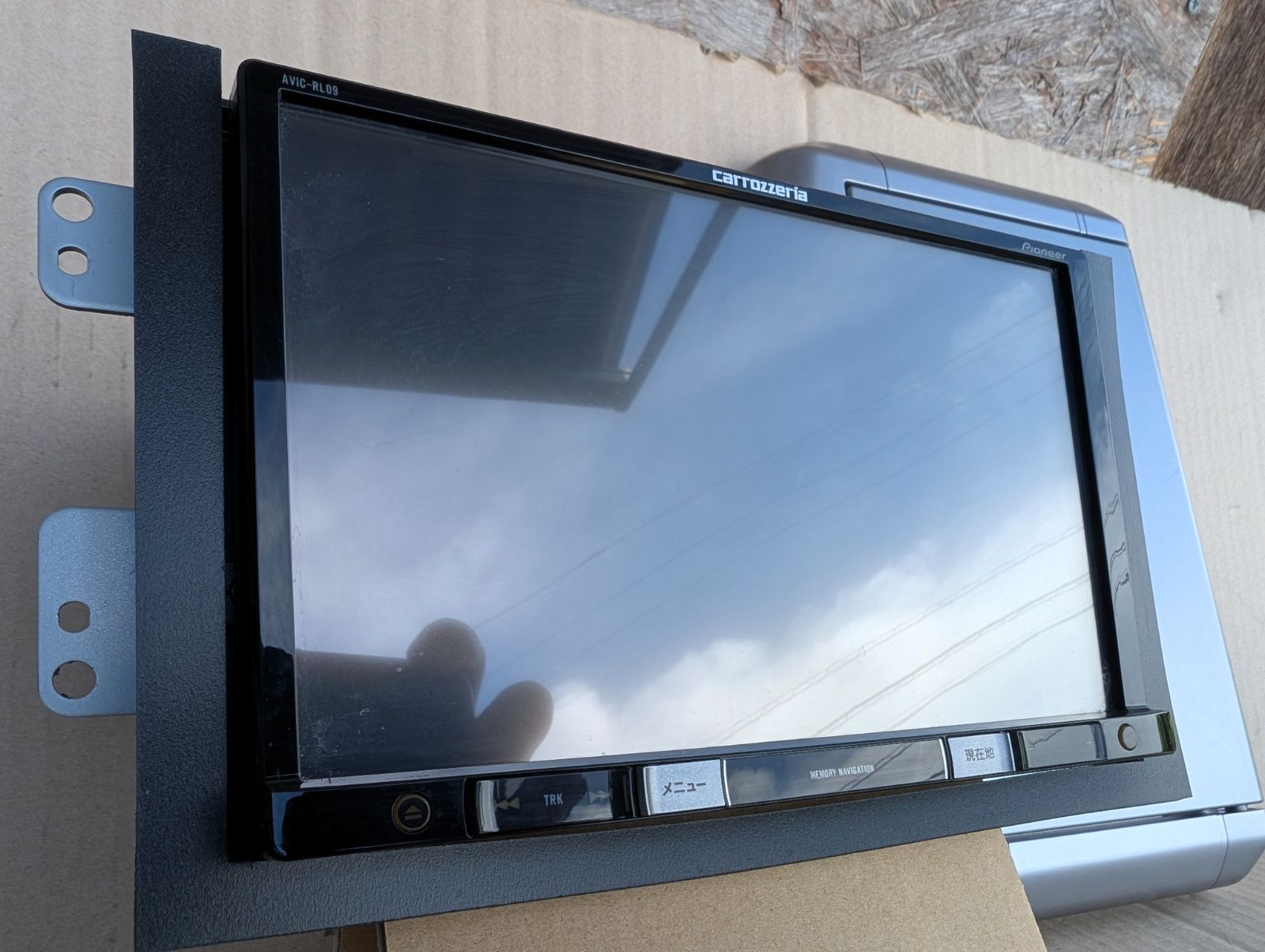 カロッツェリア carrozzeria AVIC-RL09 8V型 メモリーナビ フリップダウンモニター TVM-FW1000