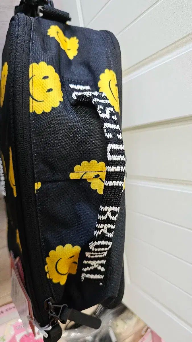 バッグのパック 1つは