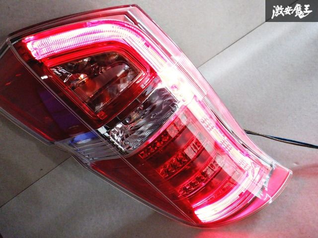 左テールランプ 純正　STANLEY W0587 LED ステップワゴンスパーダ Lホンダ ステップワゴン スパーダ テールランプ 左 STANLEY