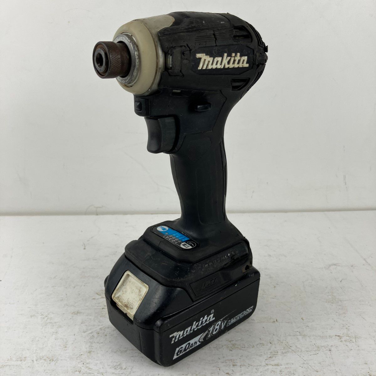 ЗЗMAKITA マキタ 18v 充電式インパクトドライバ バッテリーx1付 充電器無し TD172D ブラック