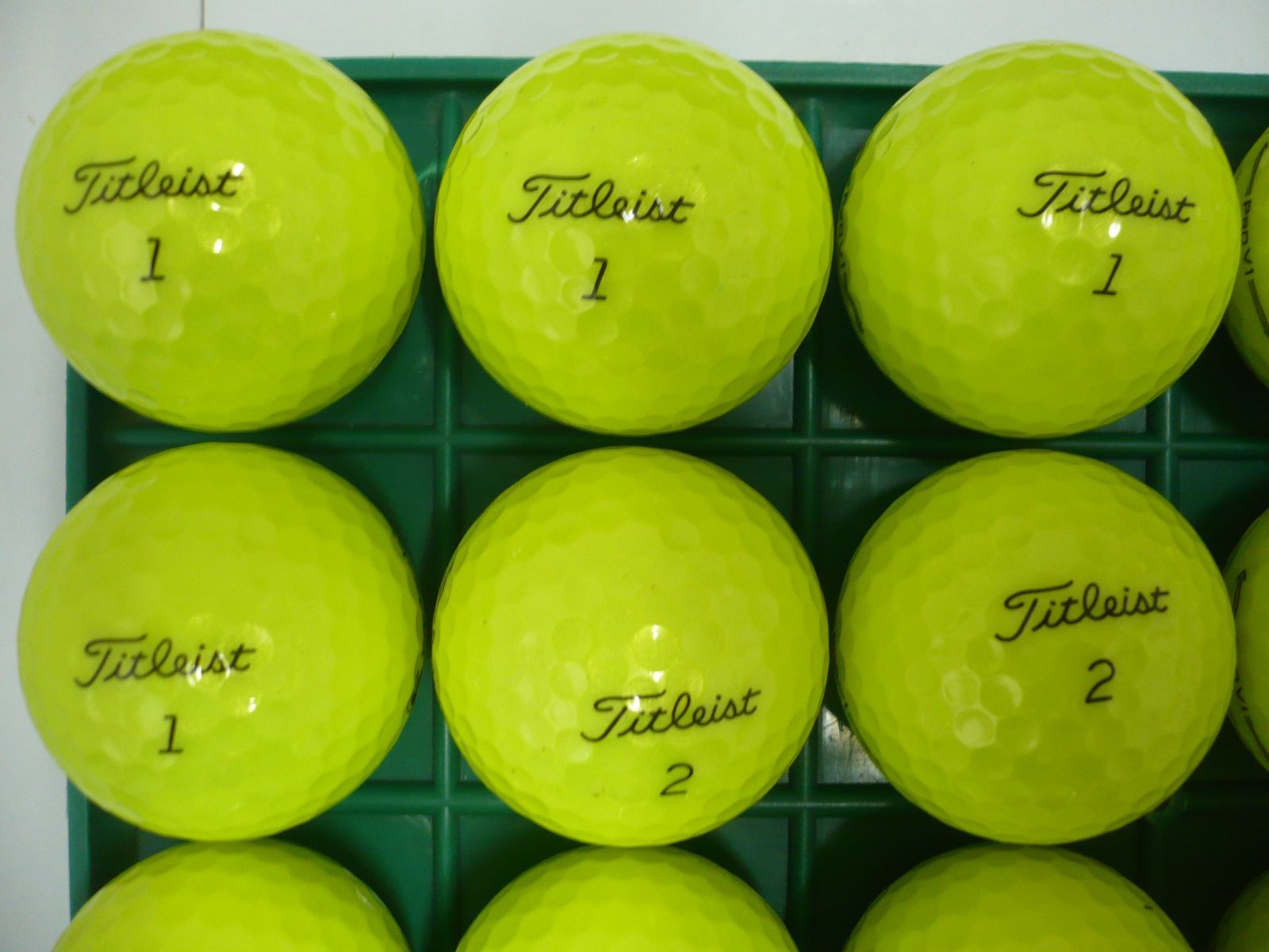 Titleist Pro V1 ゴルフボール 24個（2ダース） Titleist Pro V1 ゴルフボール 24個入り 2ダース(24個) Titleist