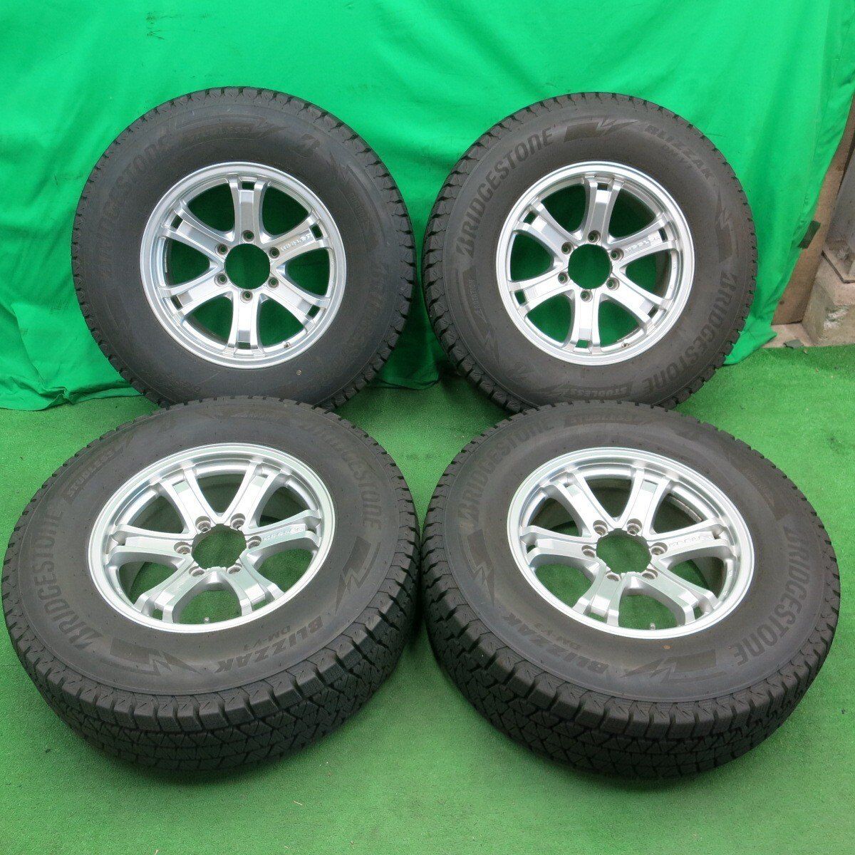 バリ溝！22年！キレイ！9.5分☆KEELER 265/70R17 スタッドレス 