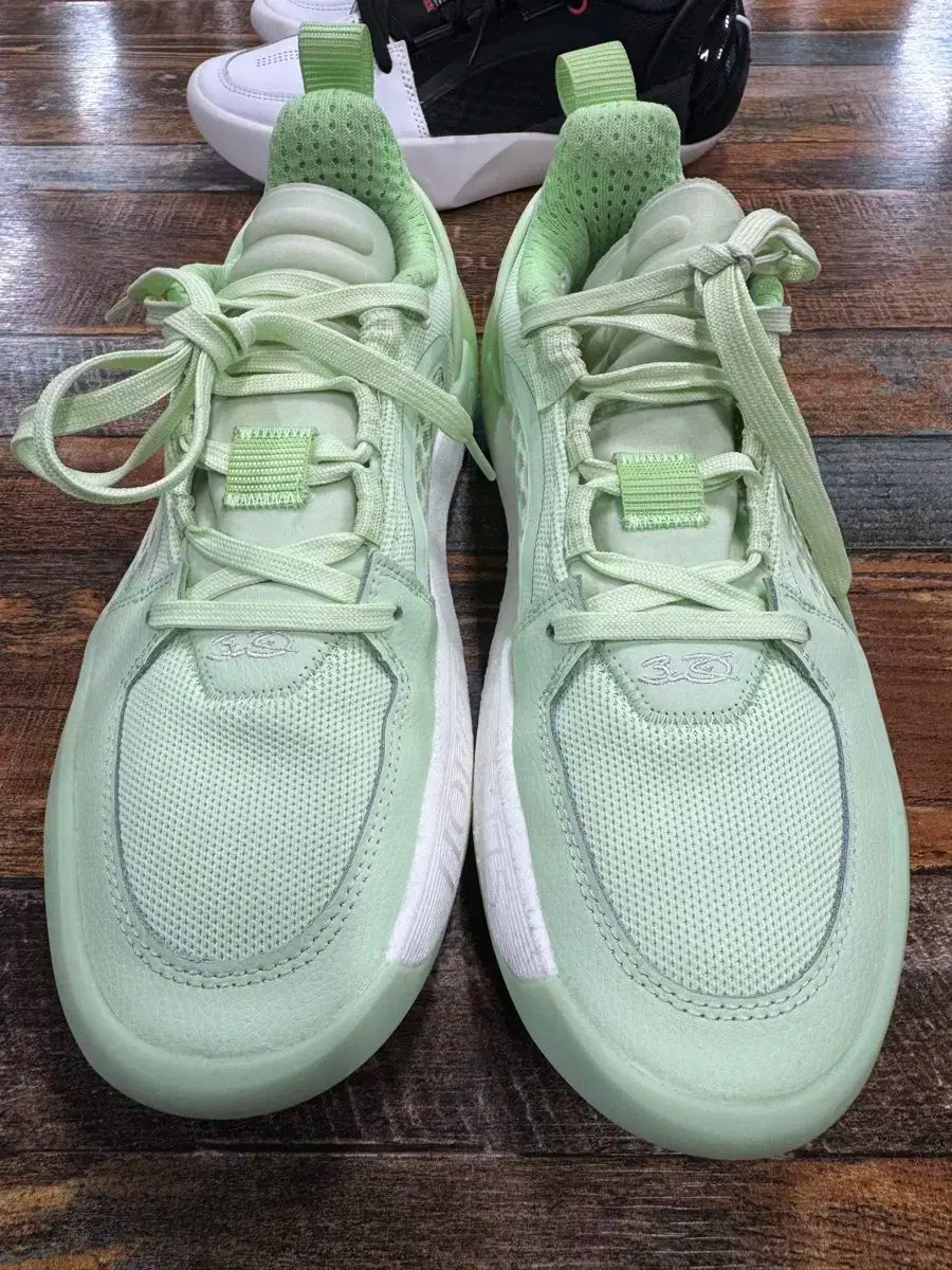 人気アイテム安い通販。 LI-NING リーニン オールシティ 12 アンコール