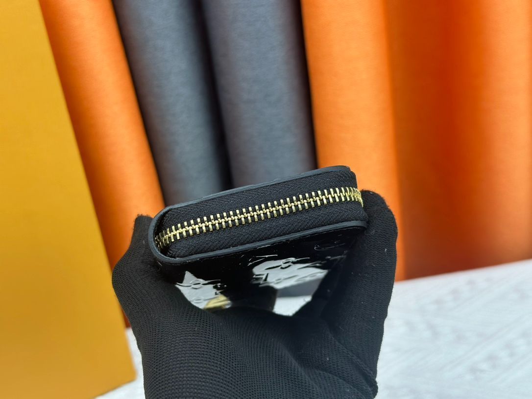 ✨美品✨LOUIS VUITTON 　コインケース　モノグラム　2653 本日限定特価】LV ルイヴィトン Louis Vuitton Zippy コイン