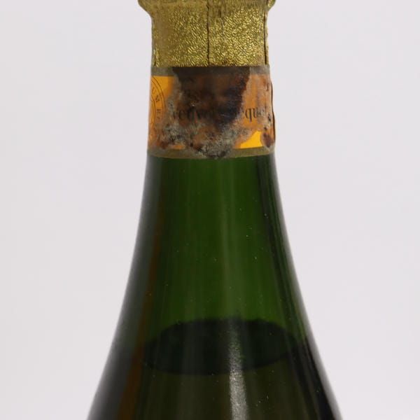 Veuve Clicquot Ponsardin（ヴーヴ クリコ ポンサルダン）トリレニウム キュベ 1989 12％ 750ml ※液面低下・液漏れ跡 T24H290201