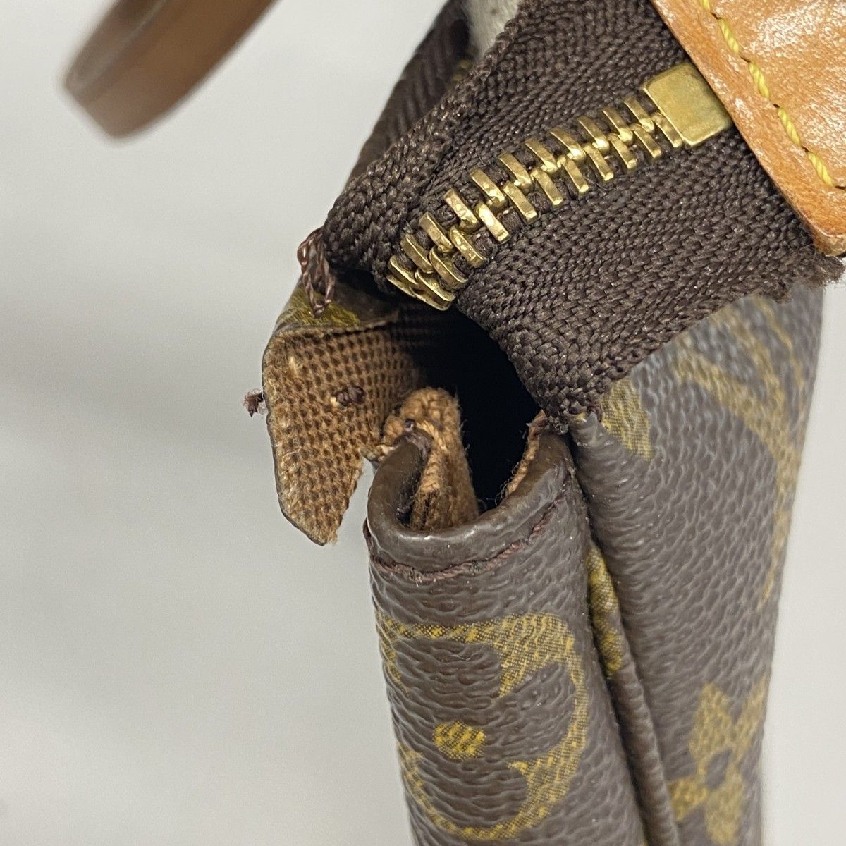 超美品　ルイヴィトン　モノグラム　バケットGM付属ポーチ　アクセサリーポーチ LOUIS VUITTON ルイヴィトン ポーチ(取っ手付き) ポシェット