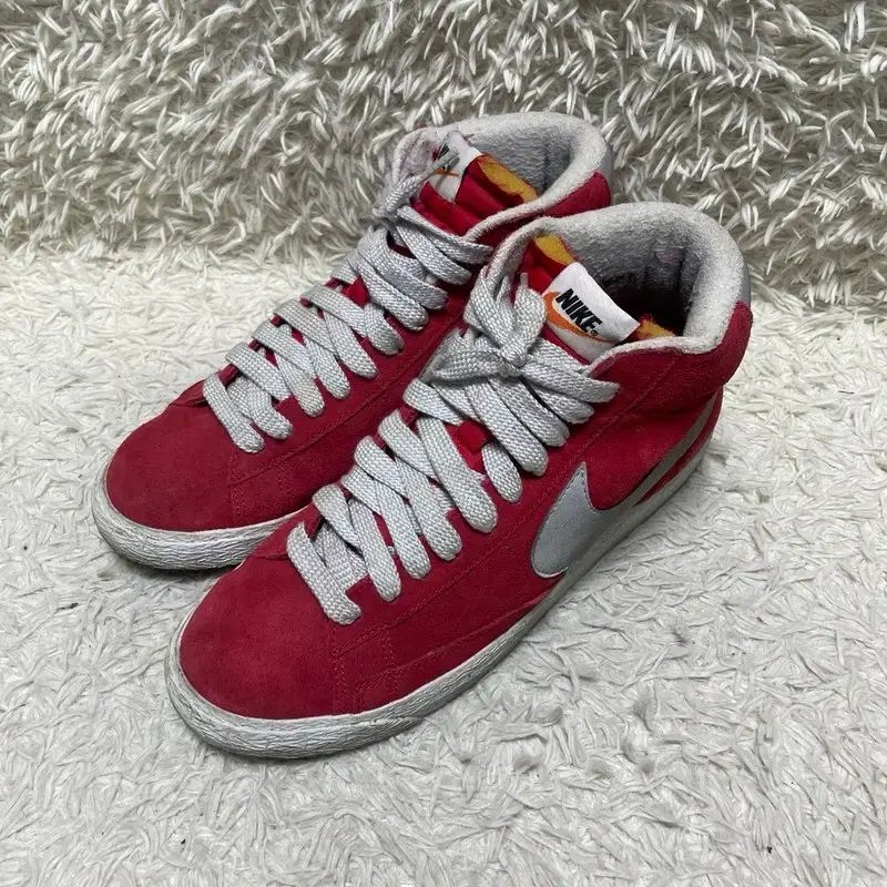 260 NIKE NIKE(ナイキ) ブレーザー ハイトップ スニーカーズ
