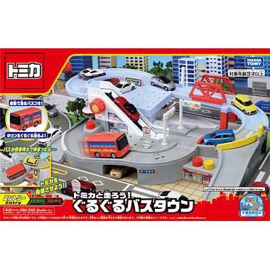 【新品・2営業日で発送】タカラトミー トミカと走ろう ぐるぐるバスタウン