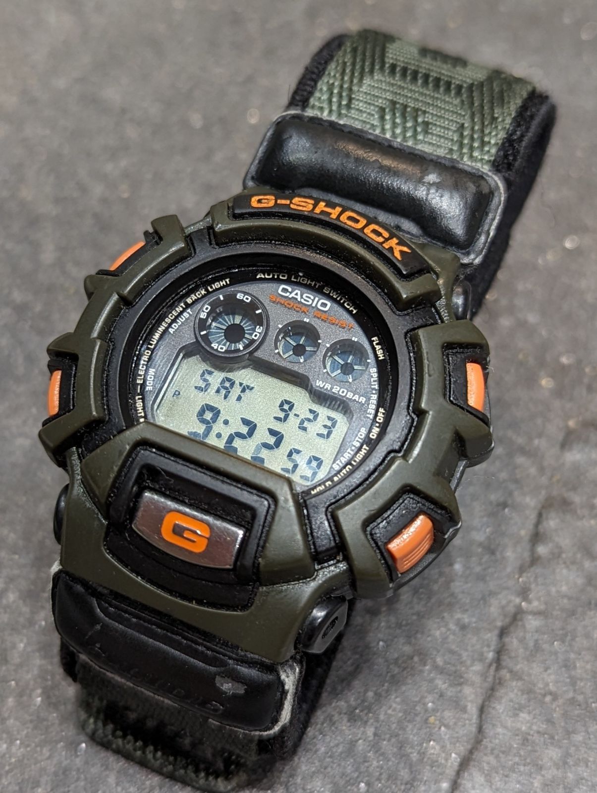 応援セール 23.12電池交換済 G-SHOCK GA-100 腕時計 | www