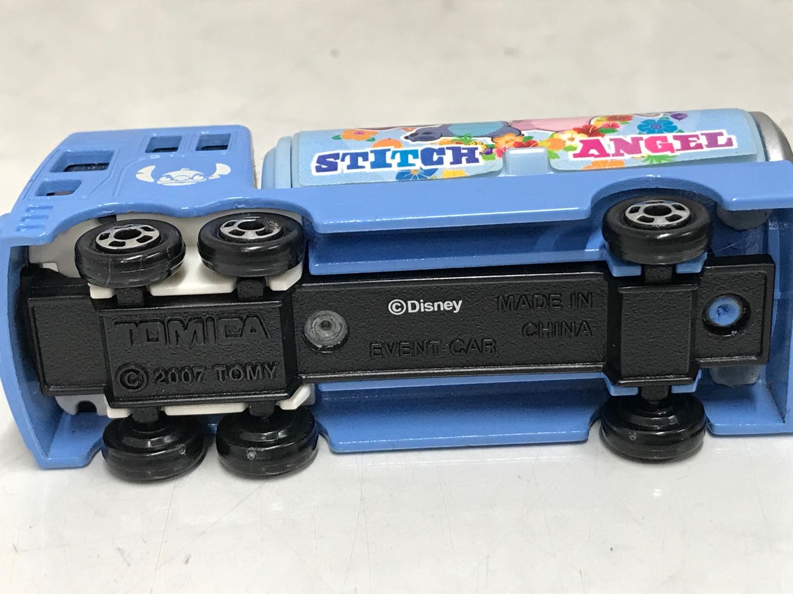 TOMICA トミカ スティッチ ラッピングカー ミニカー TOMY - メルカリ