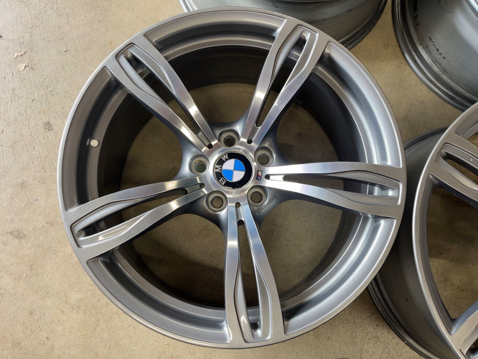 愛 BMW F10M5 純正品 鍛造品 フロント 4本 20インチ