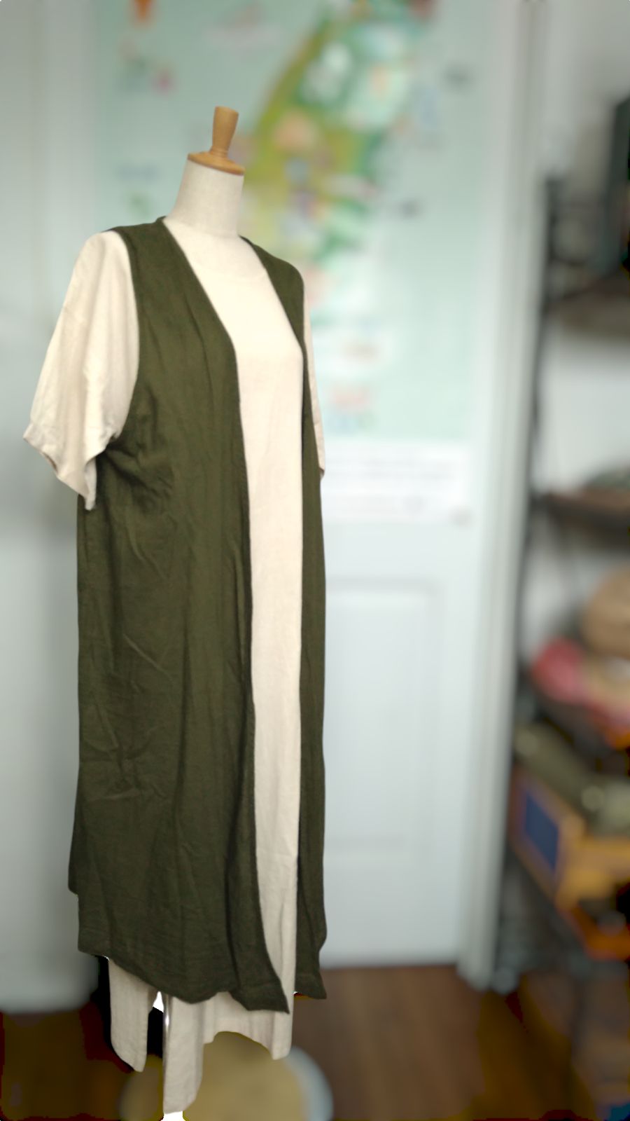 【新品未使用】ヂェン先生の日常着 ロングジレ(カーキ) 9,360円