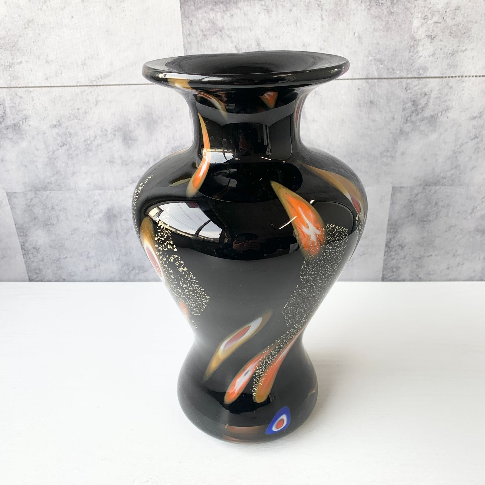 関澤武作 鉄釉唐草文様壺