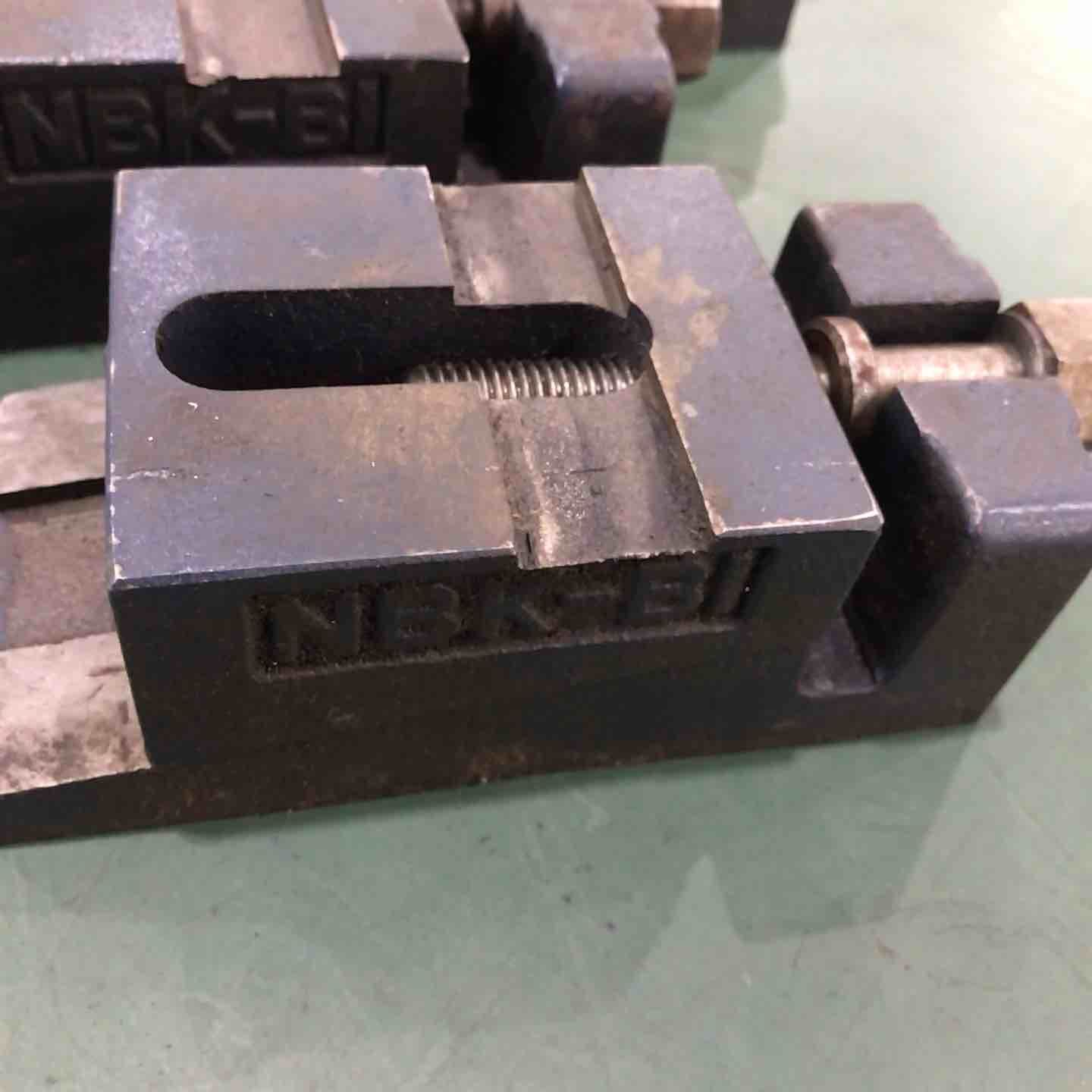 中古品】ナベヤ レベリングブロック 4点セット NBK-B1【川口店