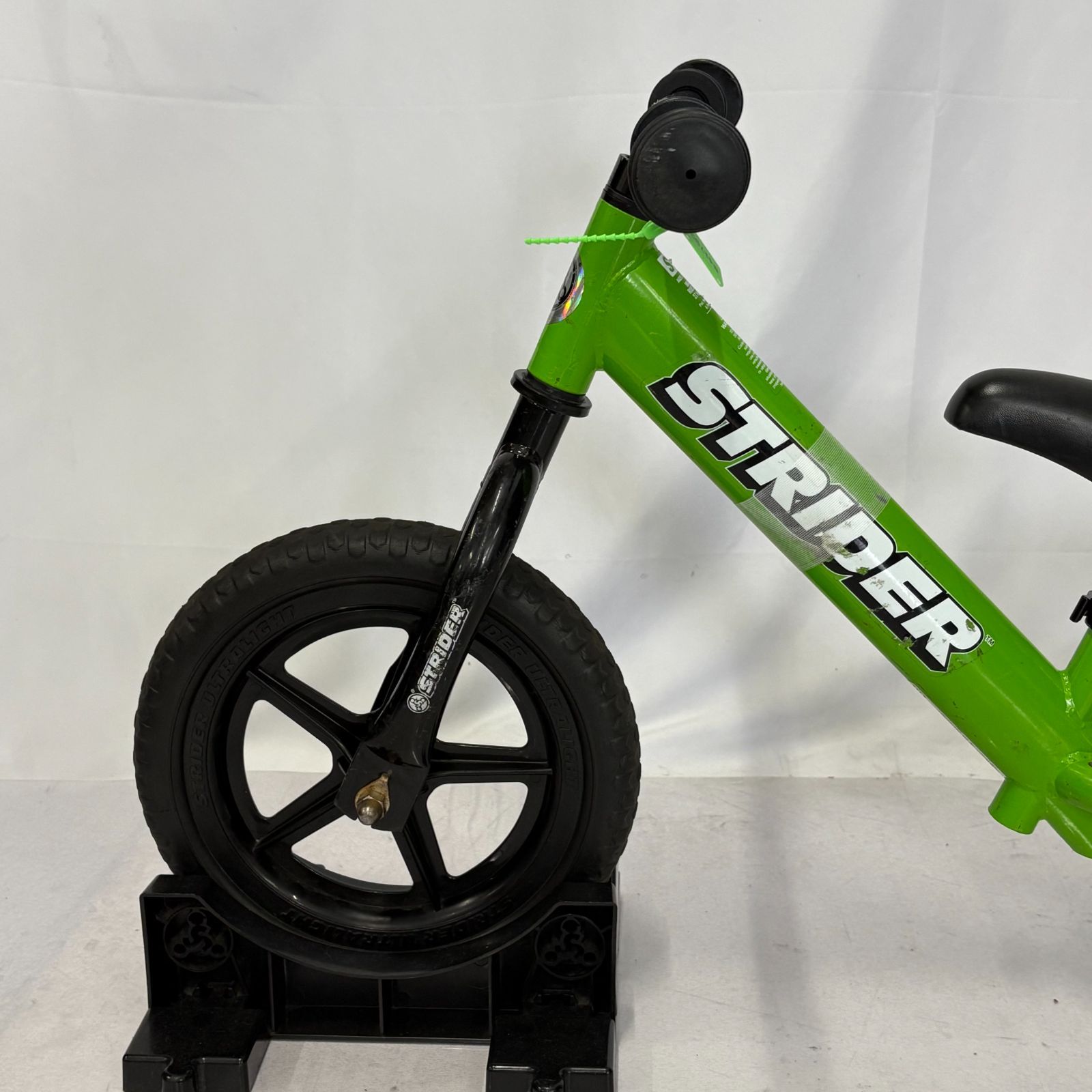 週末限定価格STRIDERストライダーキッズバランスバイク ST-J4